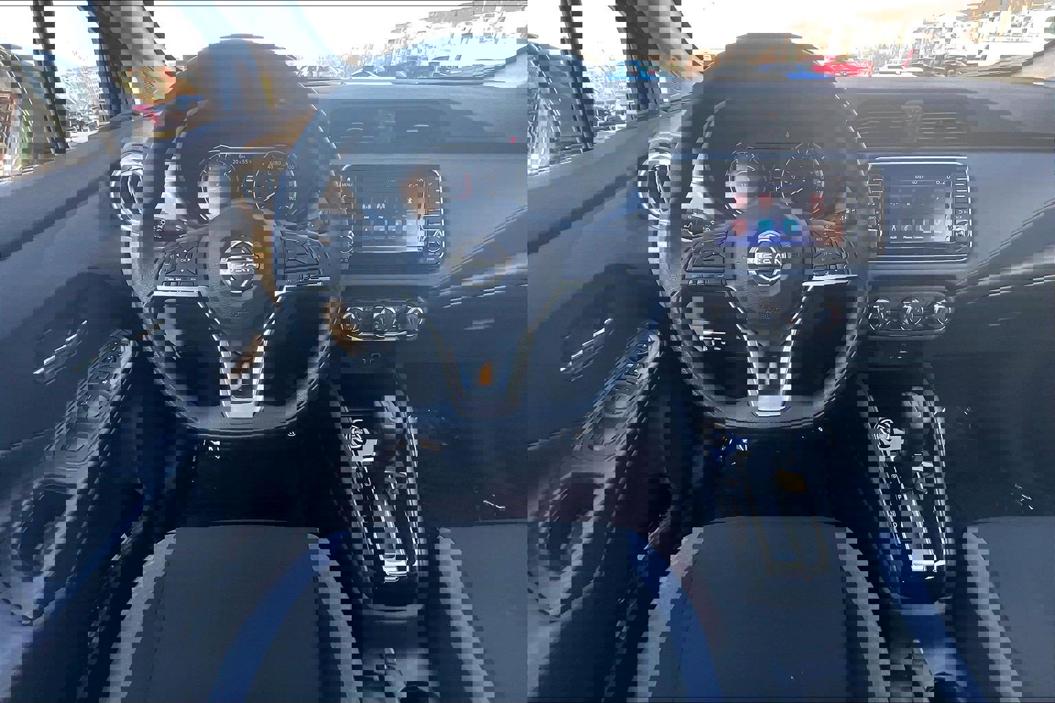 Used 2025 Nissan Versa SV image 5