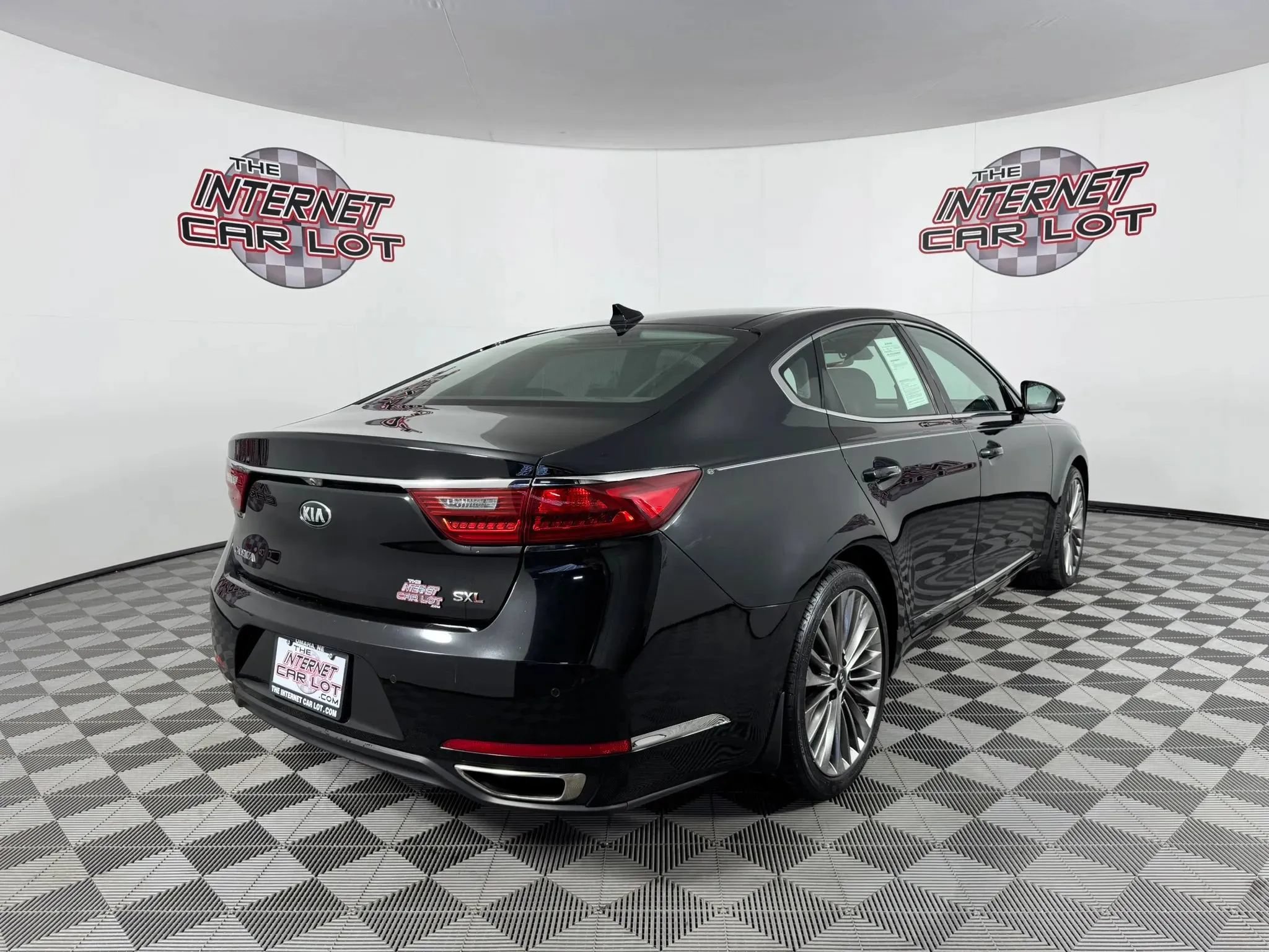 Used 2018 Kia Cadenza Limited FWD image 7