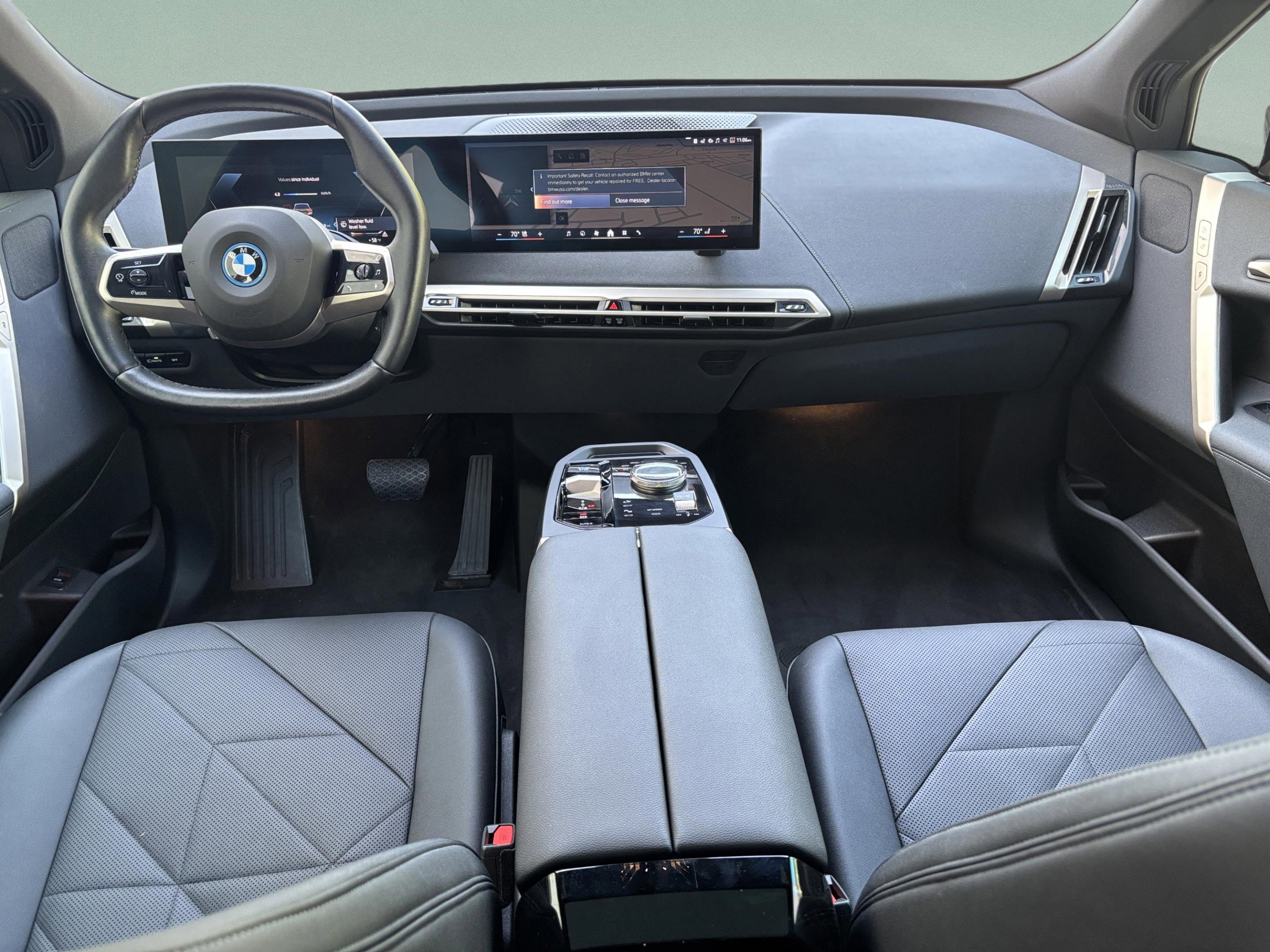 Used 2024 BMW iX xDrive50 AWD/4WD image 7