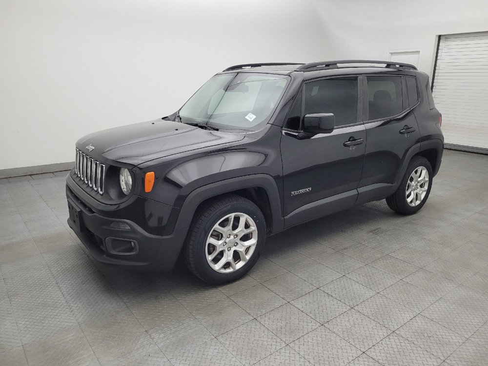 Used 2017 Jeep Renegade Latitude FWD image 2