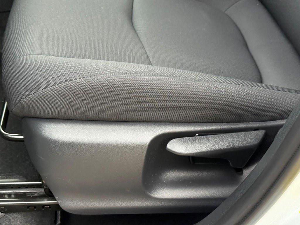 Used 2023 Toyota Corolla Cross LE AWD/4WD image 21