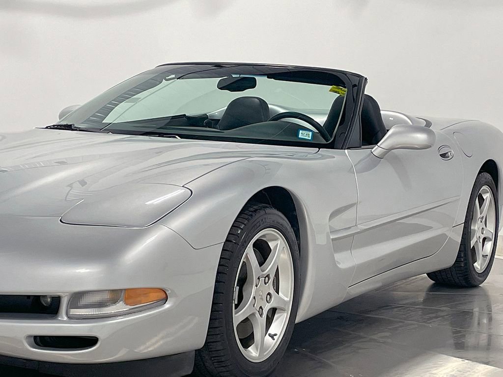 Used 2000 Chevrolet Corvette Convertible w/ Performance Handling Pkg image 13