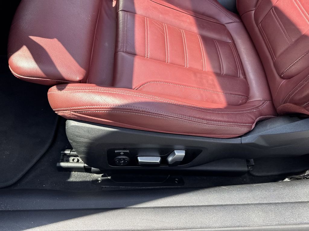 Used 2022 BMW 440i xDrive Convertible w/ Premium Package image 40