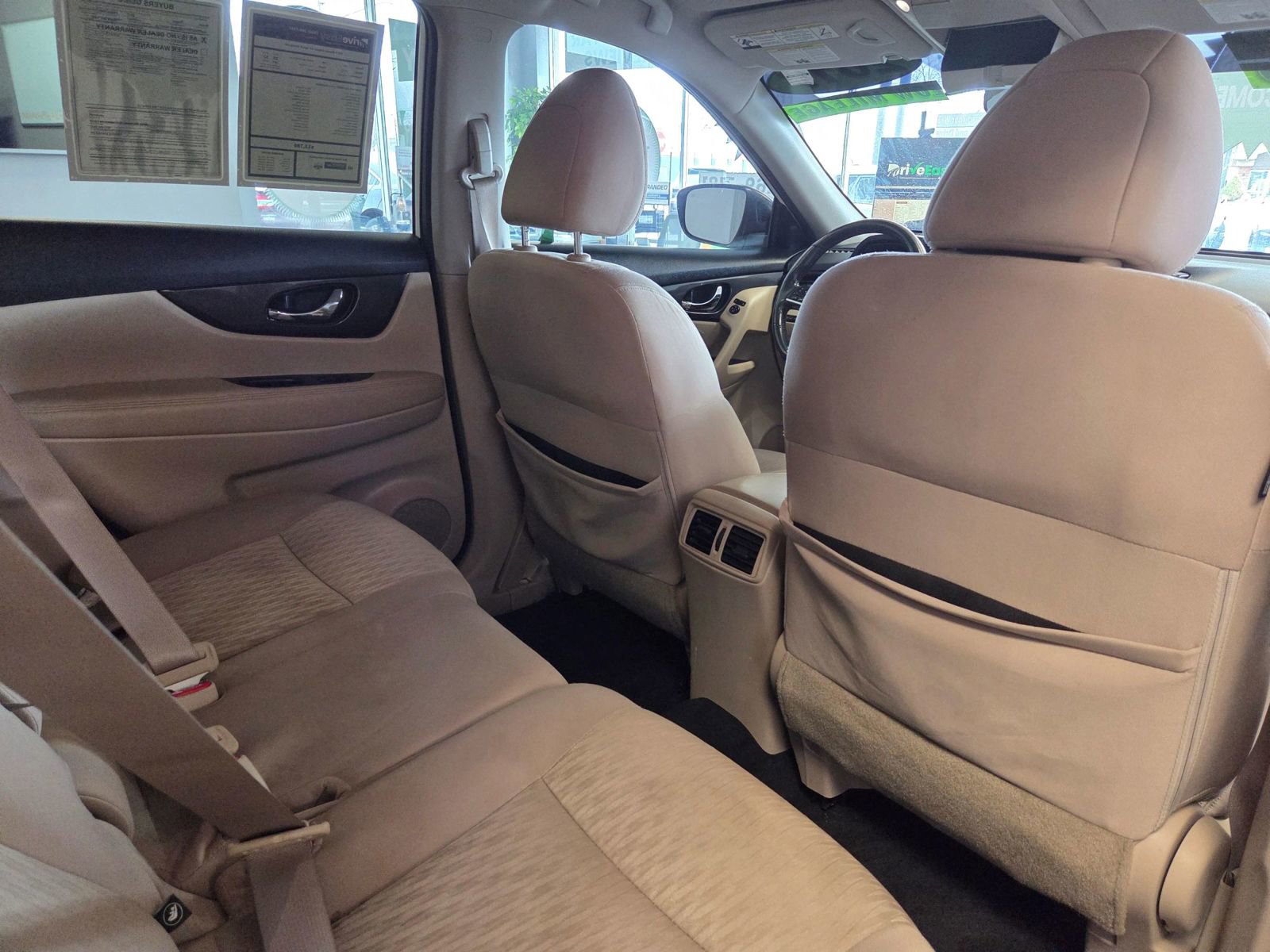 Used 2017 Nissan Rogue SV w/ SV Premium Package image 57