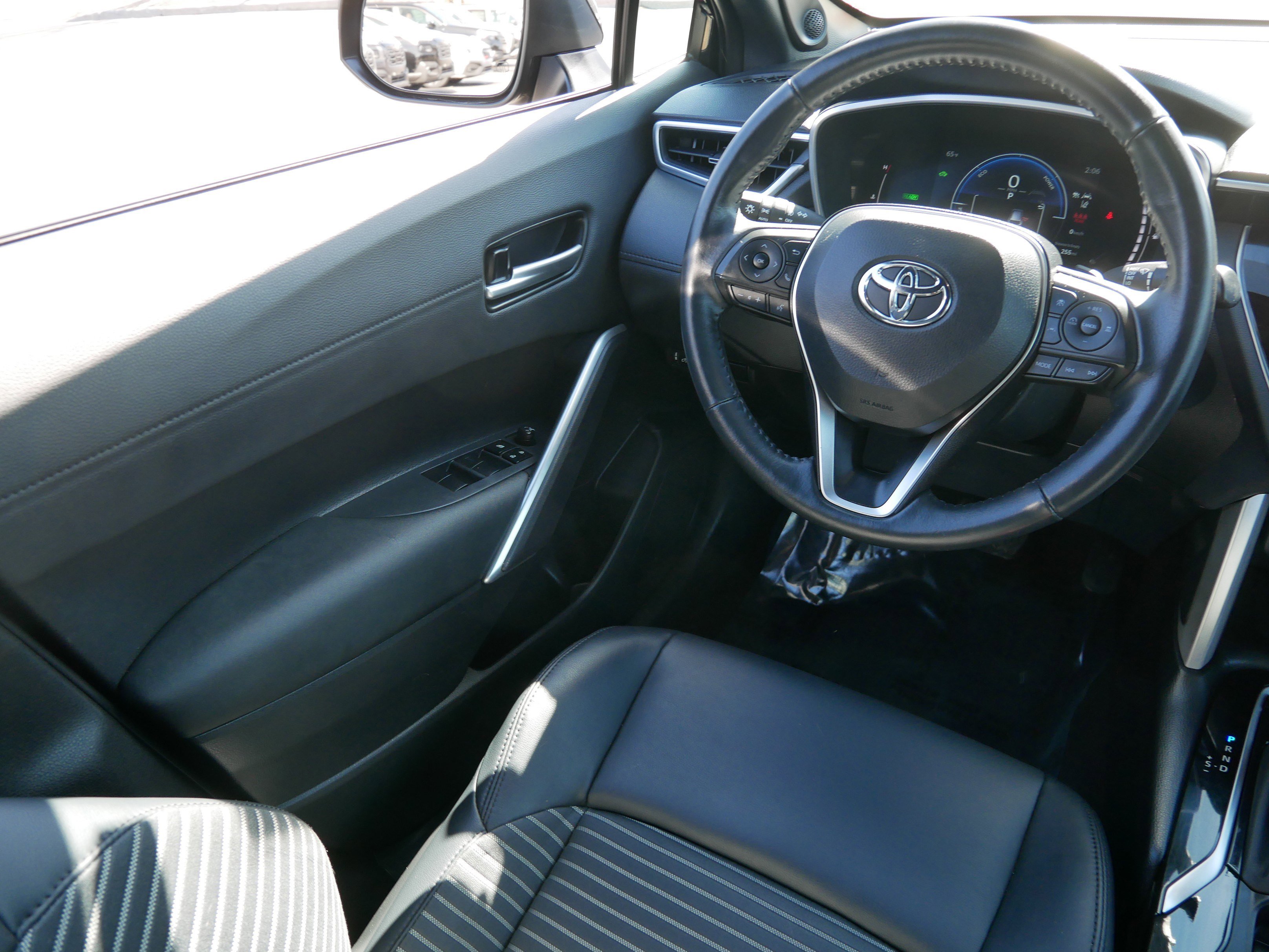 Used 2023 Toyota Corolla Cross XSE w/ Convenience Package image 9