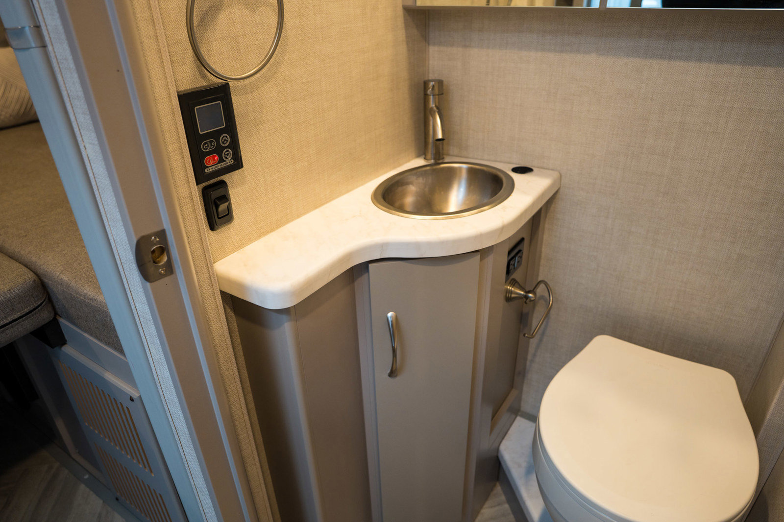 Used 2023 Mercedes-Benz Sprinter 4500 image 20