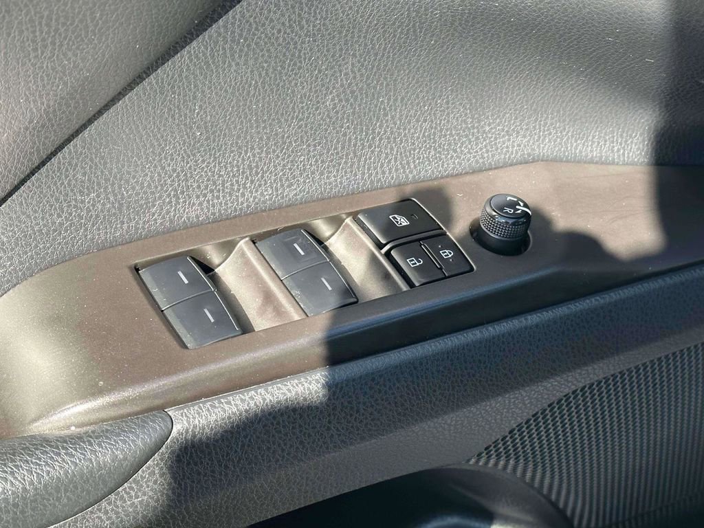 Used 2024 Toyota Camry SE FWD image 15