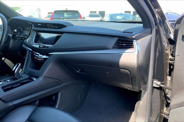 Used 2024 Cadillac XT5 Luxury w/ LPO, Floor Liner Package AWD/4WD image 16