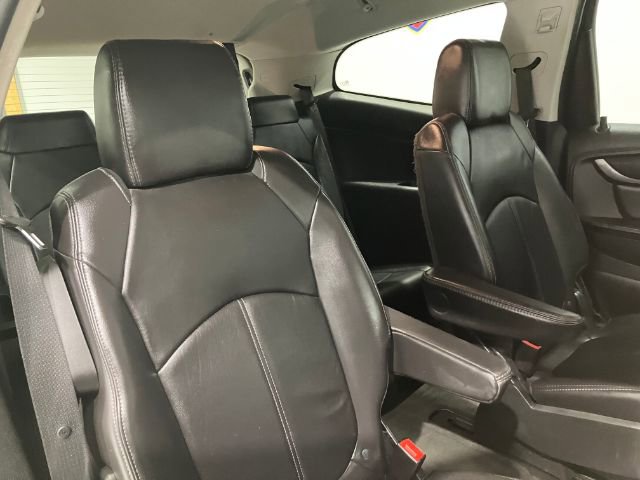 Used 2017 Chevrolet Traverse LT image 43
