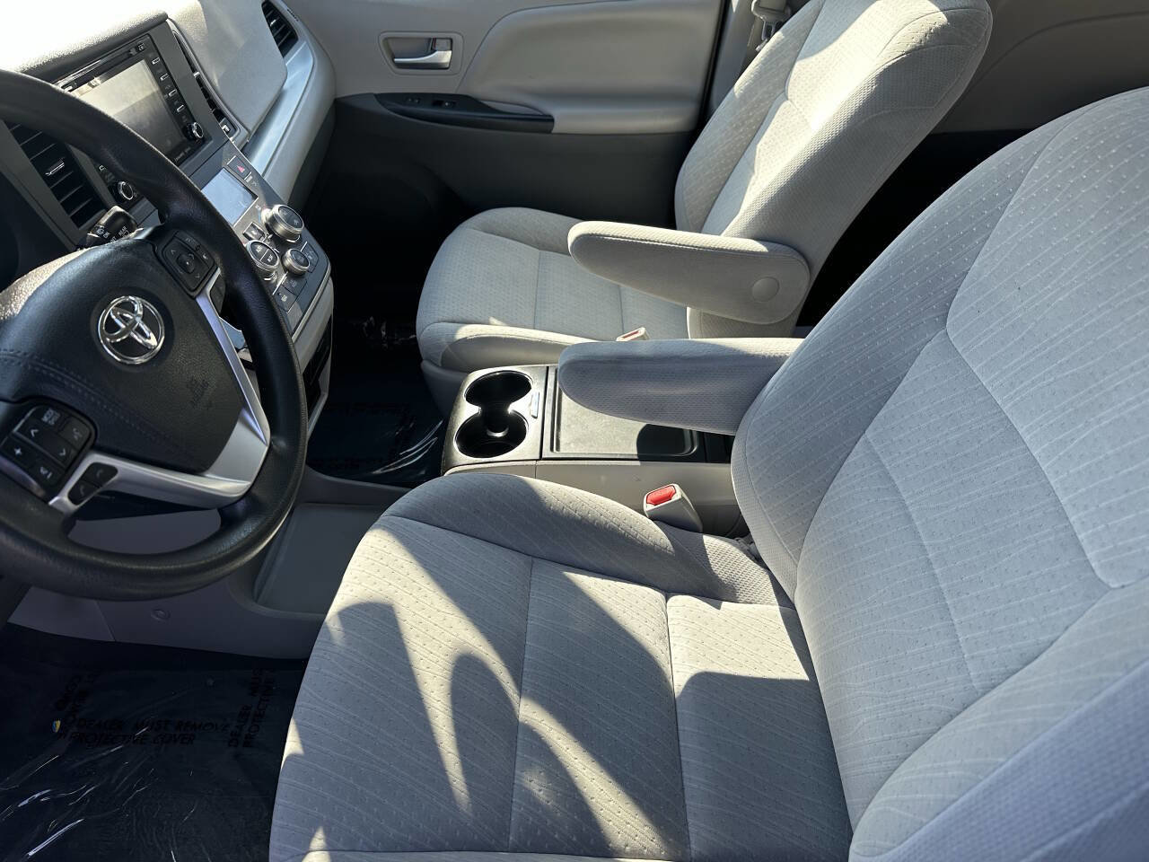 Used 2020 Toyota Sienna LE AWD/4WD image 9