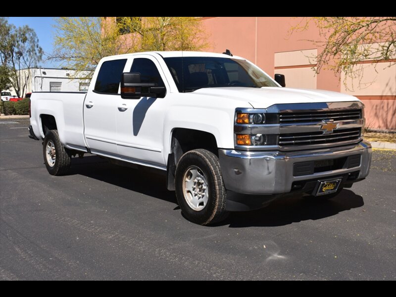 Used 2018 Chevrolet Silverado 2500 LT AWD/4WD image 2