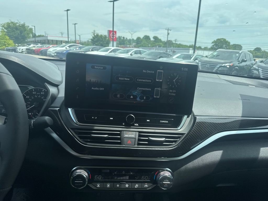 New 2026 Nissan Altima 2.5 SR w/ SR Premium Package FWD image 16