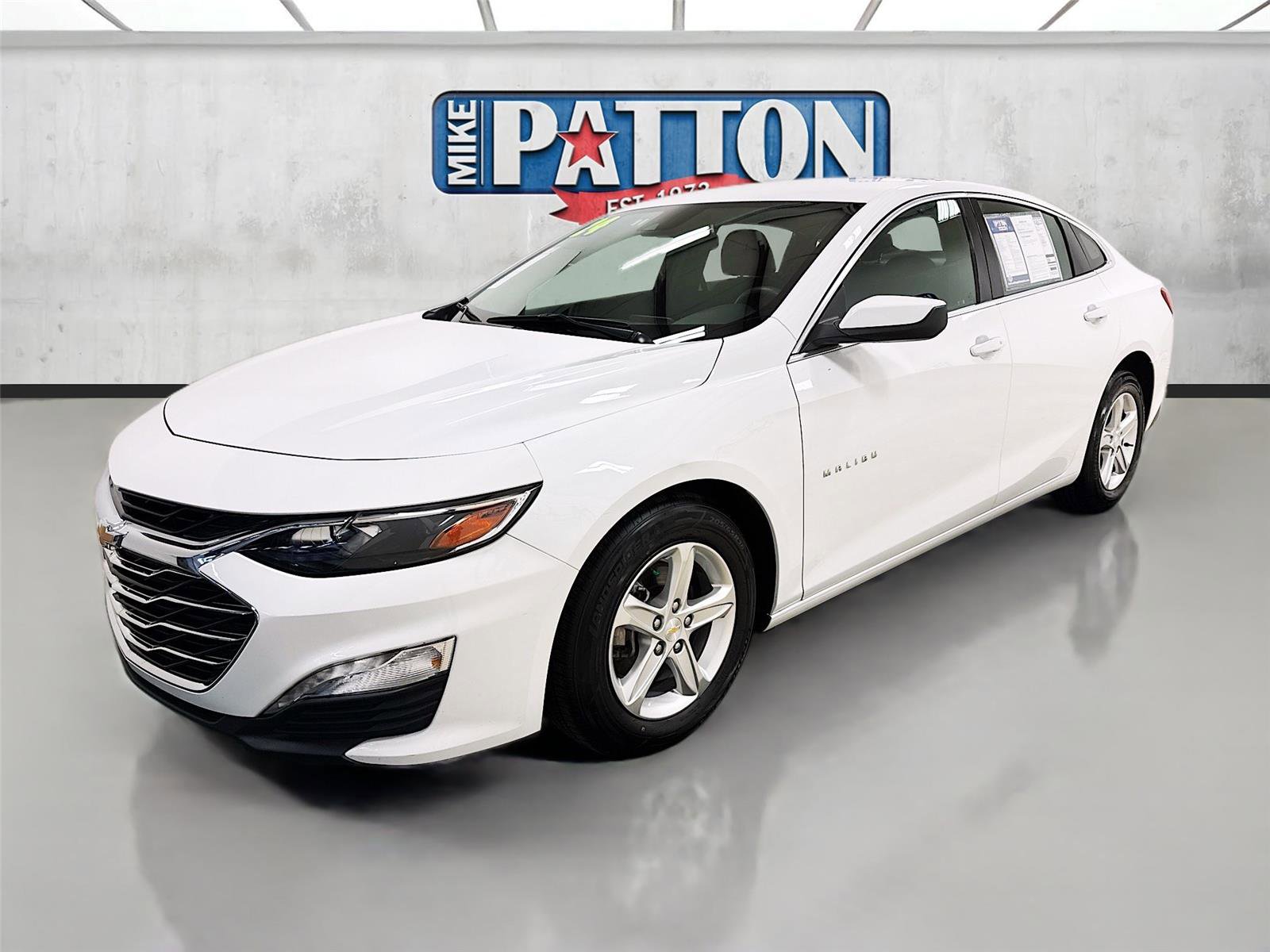 Used 2024 Chevrolet Malibu LT FWD image 3