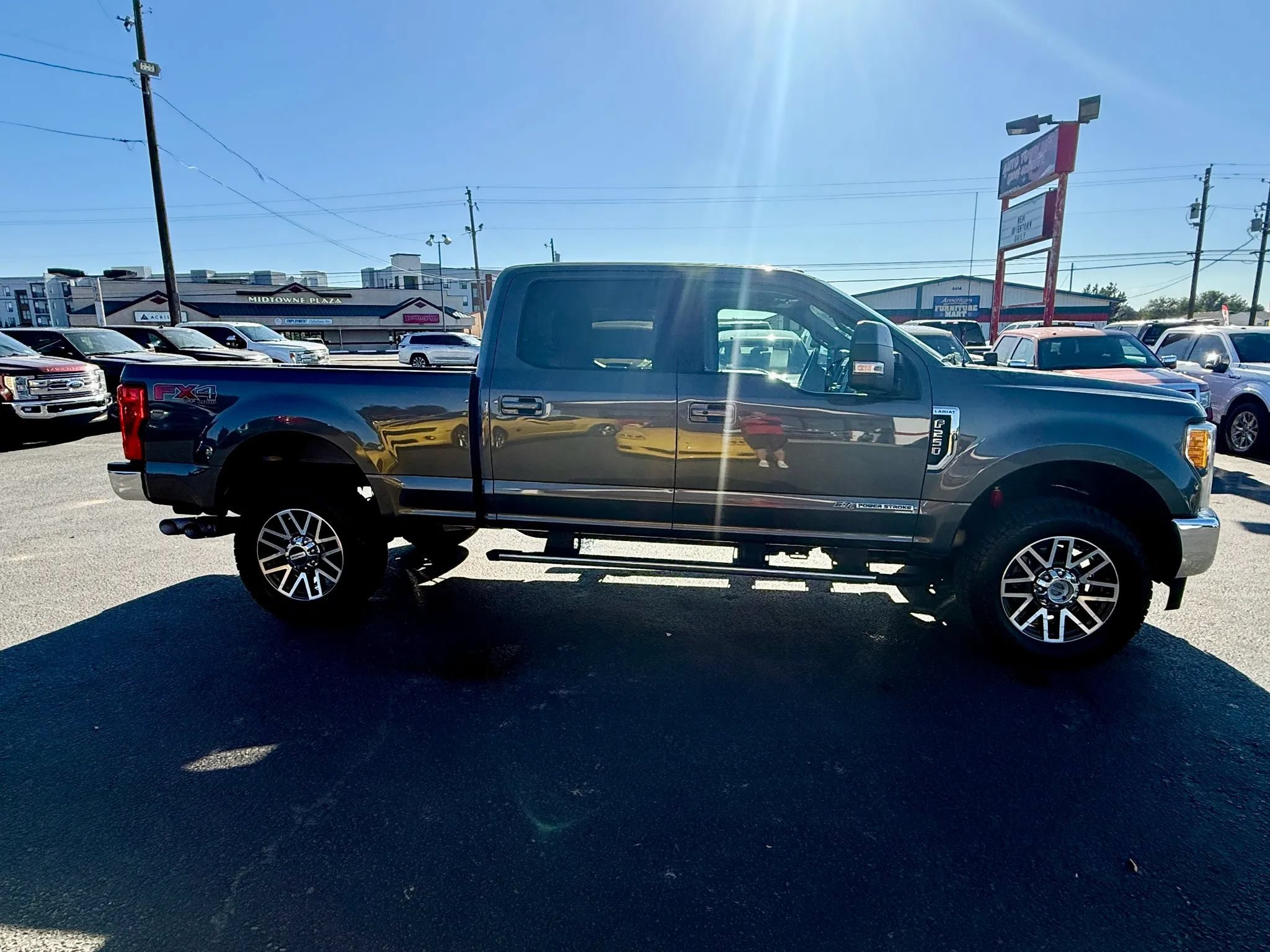 Used 2017 Ford F250 Lariat AWD/4WD image 6
