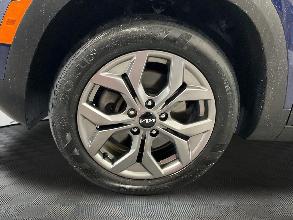 Used 2025 Kia Seltos LX AWD/4WD image 7