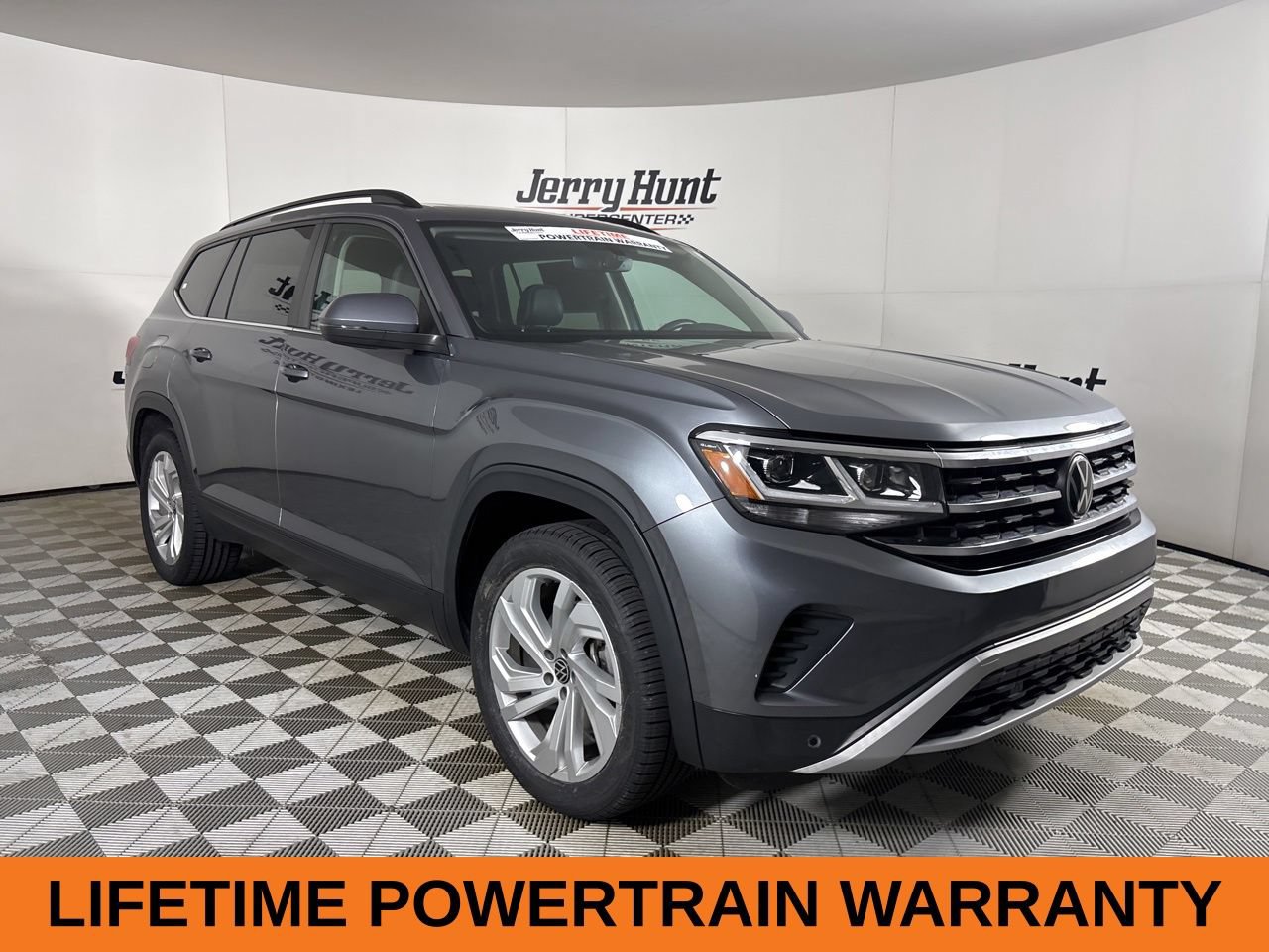 Used 2023 Volkswagen Atlas SE w/ Panoramic Sunroof Package FWD image 4