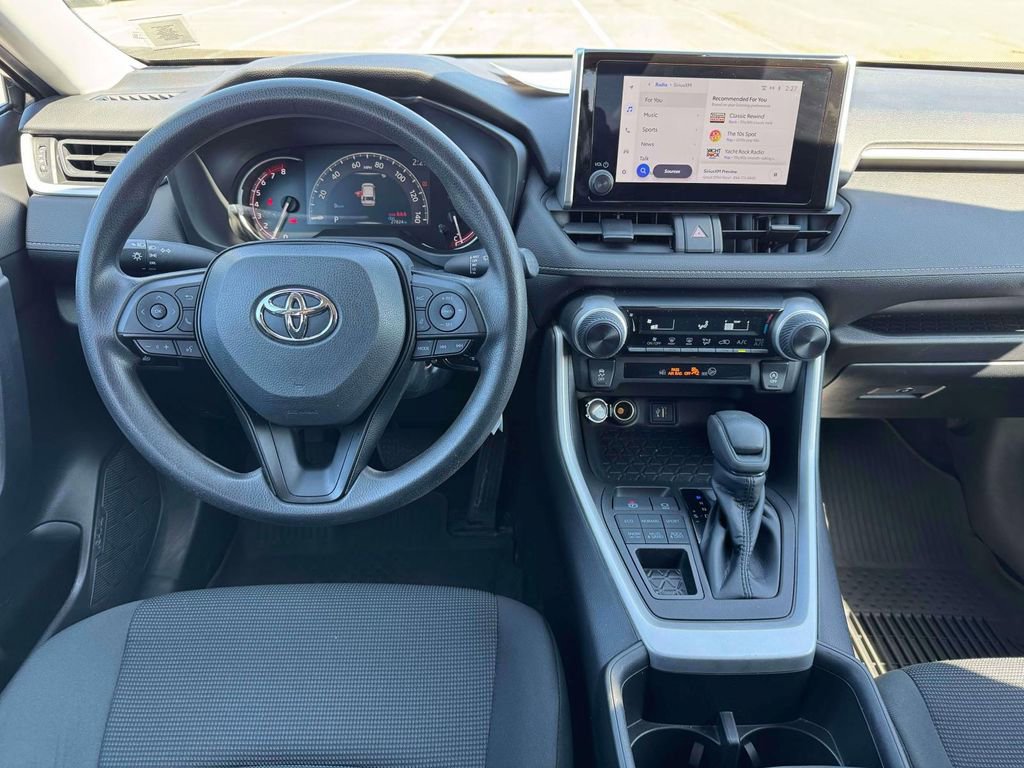 Used 2023 Toyota RAV4 LE AWD/4WD image 20