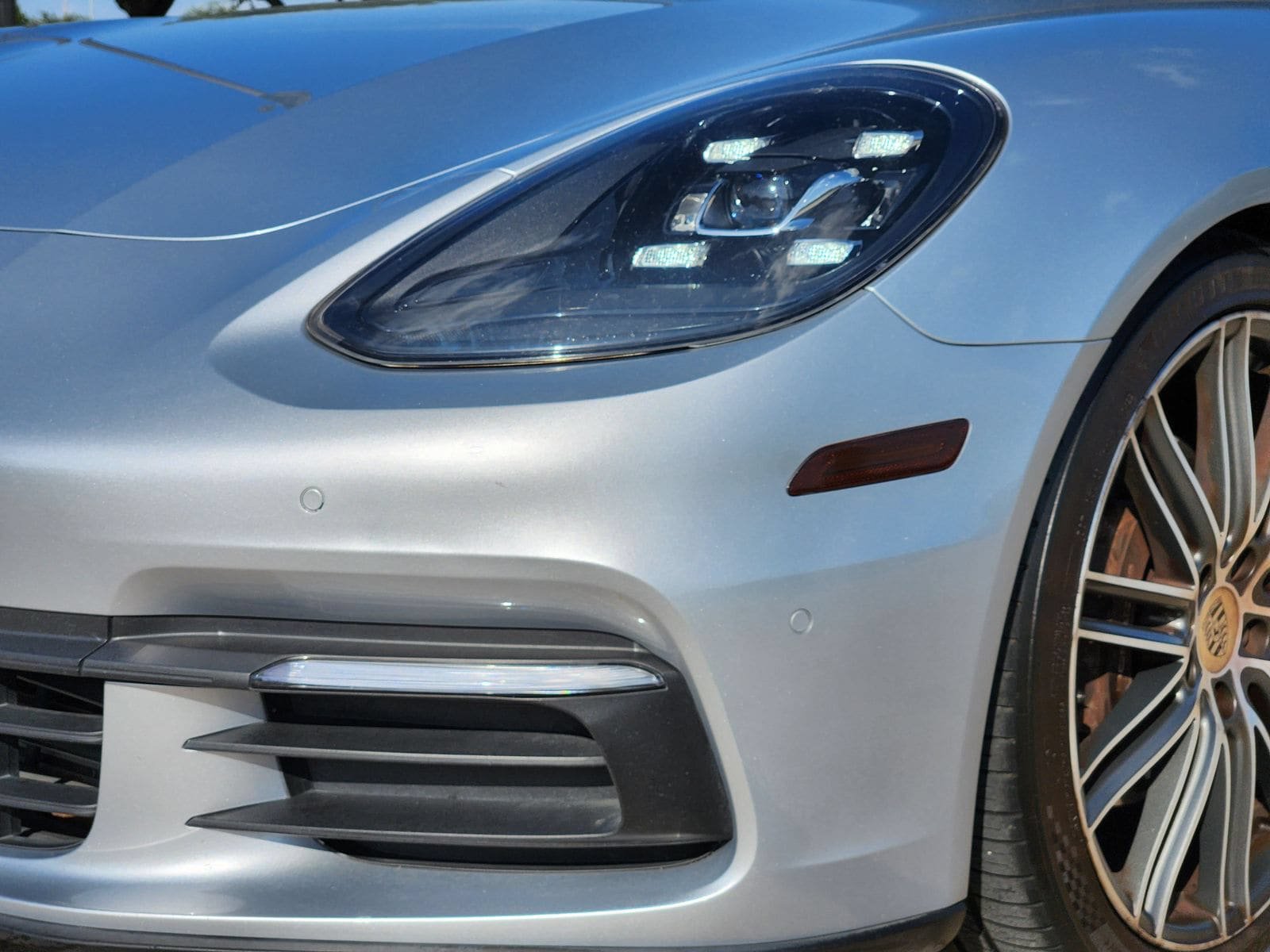 Used 2017 Porsche Panamera 4 AWD/4WD image 10