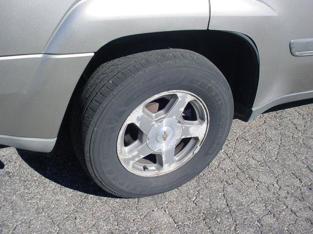 Used 2002 Chevrolet TrailBlazer LT w/ Driver Convenience Pkg RWD image 4