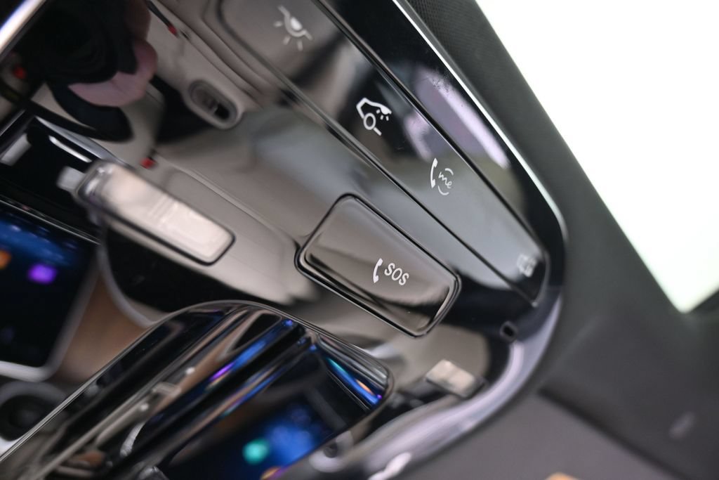 Used 2025 Mercedes-Benz C 300 Sedan image 31