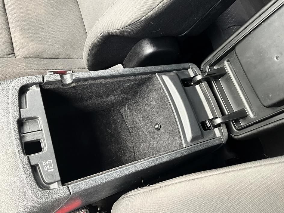 Used 2018 Jeep Grand Cherokee Laredo AWD/4WD image 26