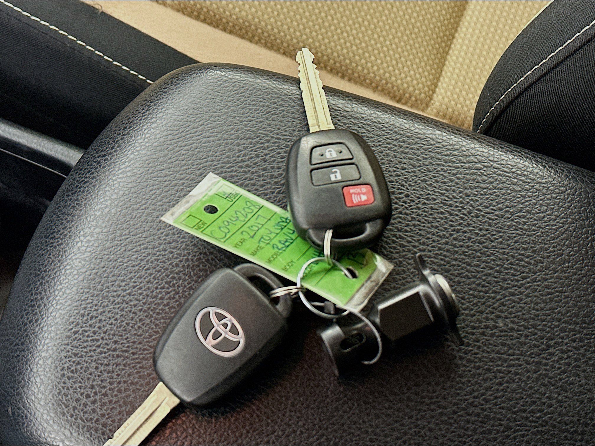Used 2017 Toyota RAV4 XLE w/ Plus Special Value Package FWD image 24