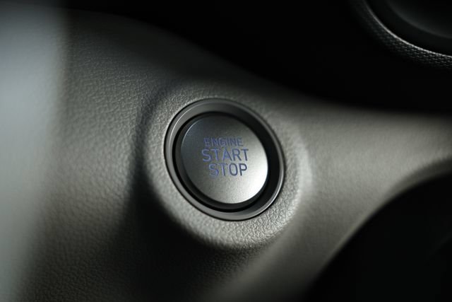 Certified 2025 Hyundai Venue SEL FWD image 33