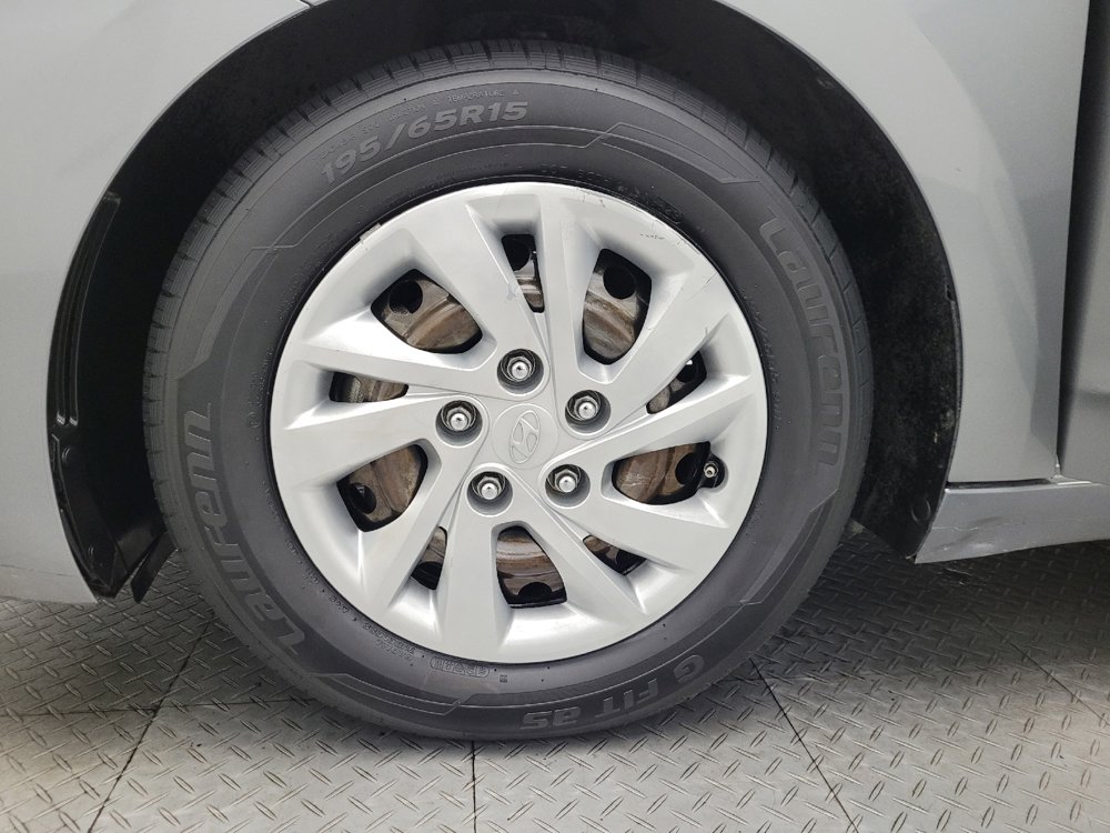 Used 2019 Hyundai Elantra SE w/ Cargo Package image 31