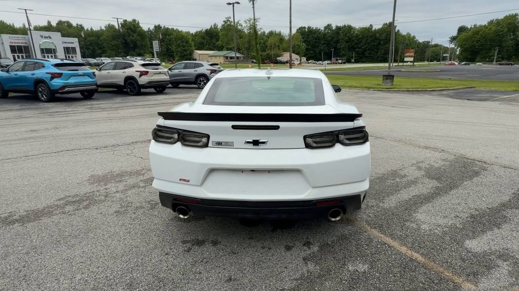 Used 2023 Chevrolet Camaro LT RWD image 7