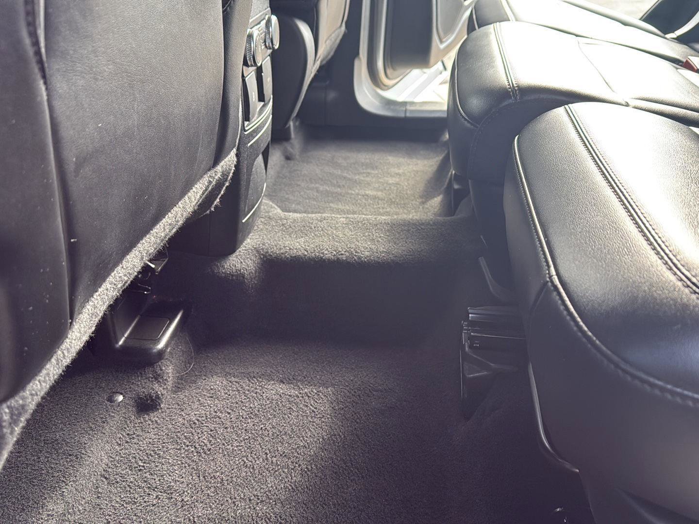 Used 2022 Ford Explorer XLT w/ Equipment Group 202A image 21