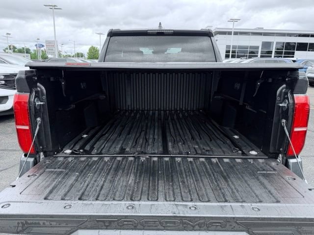 Used 2025 Toyota Tacoma TRD Off-Road AWD/4WD image 10