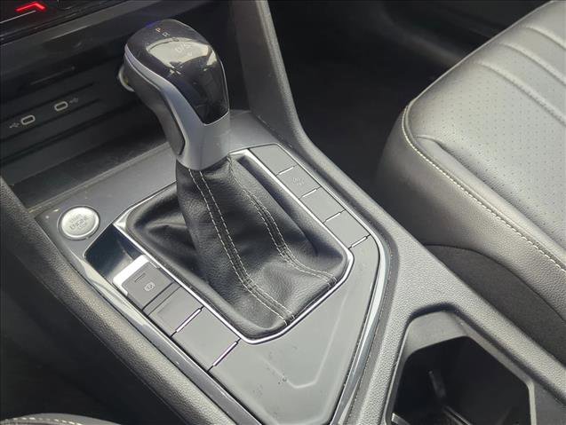 Used 2024 Volkswagen Tiguan SE image 12