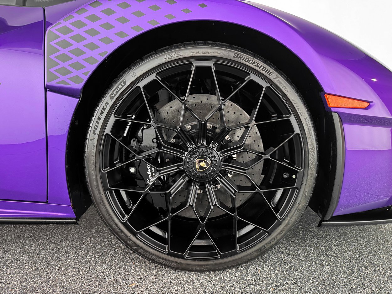 Used 2023 Lamborghini Huracan STO image 30