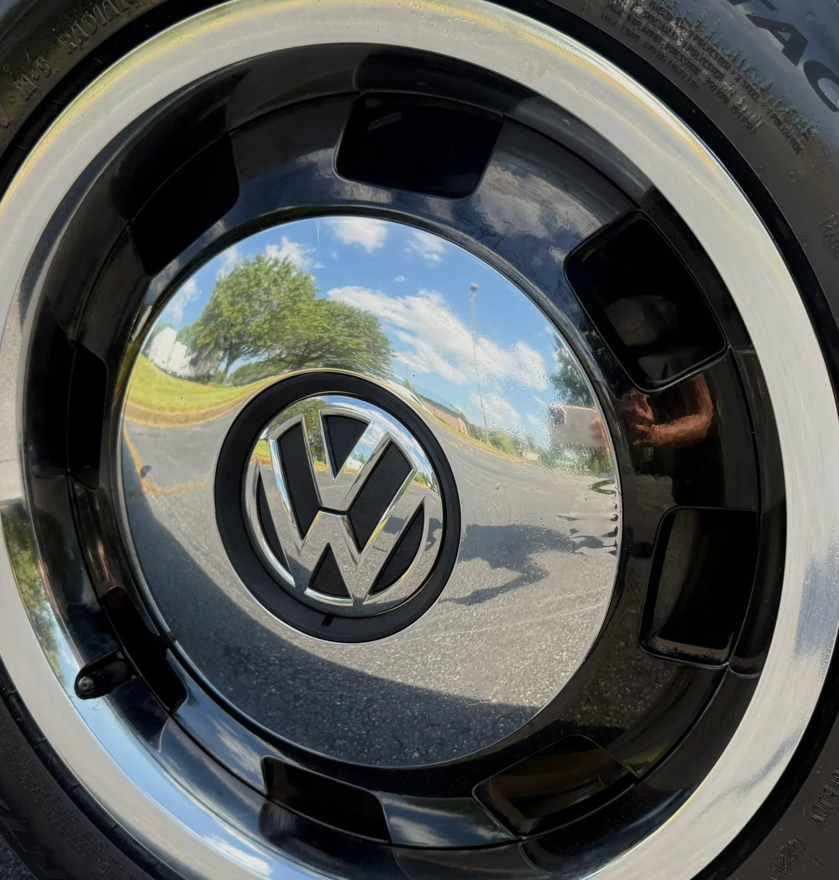 Used 2013 Volkswagen Beetle TDI FWD image 33