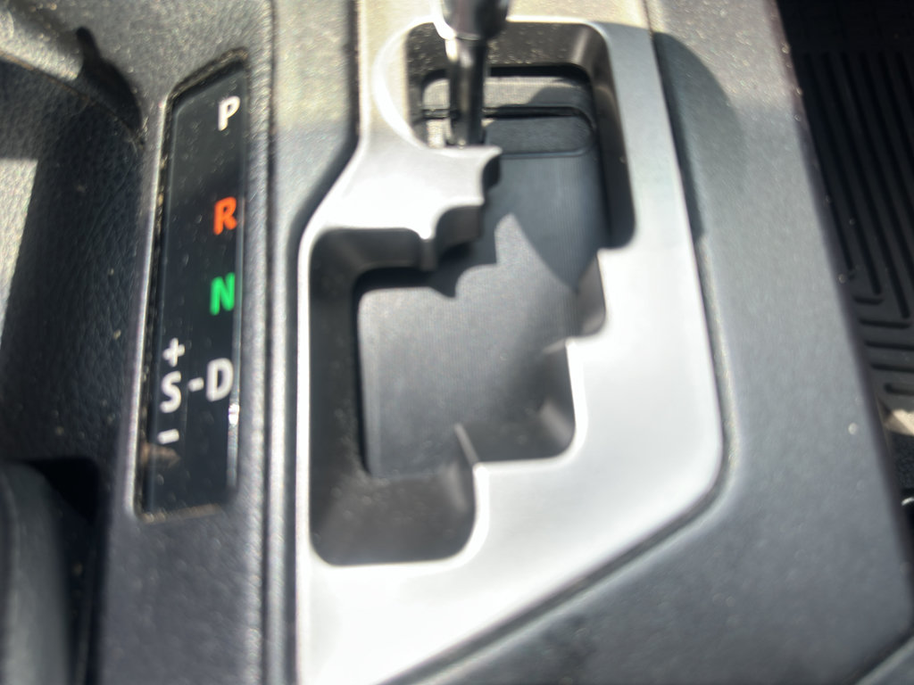 Used 2018 Toyota RAV4 XLE AWD/4WD image 9