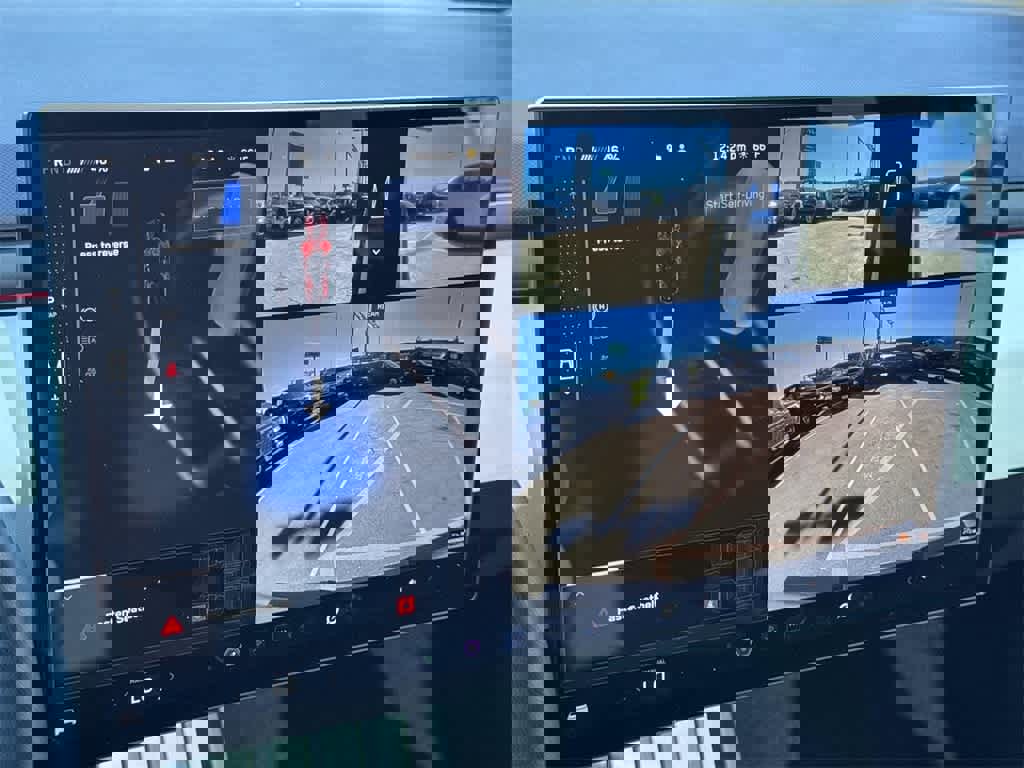 Used 2024 Tesla Cybertruck AWD Crew Cab image 18