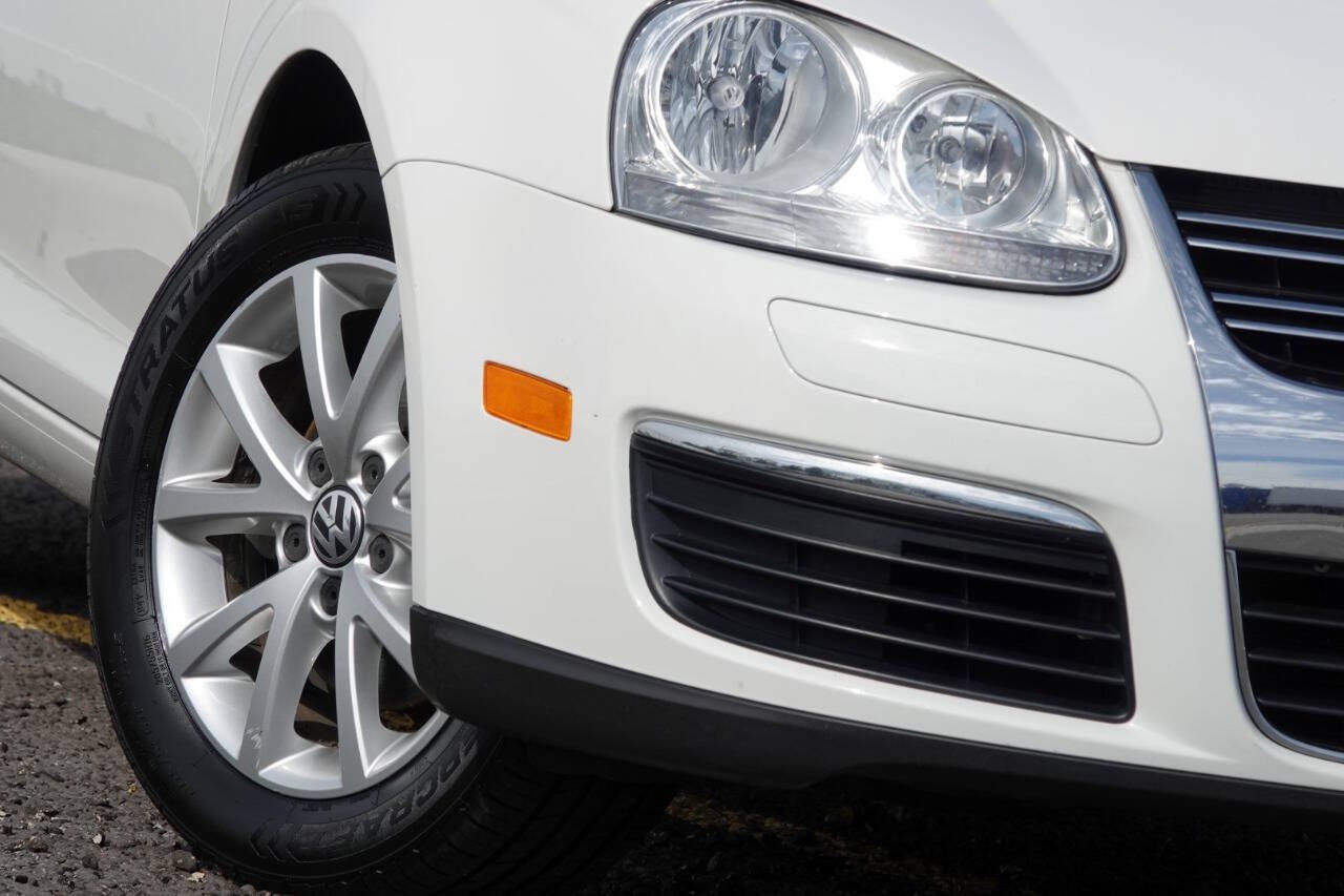 Used 2010 Volkswagen Jetta Limited Edition FWD image 51