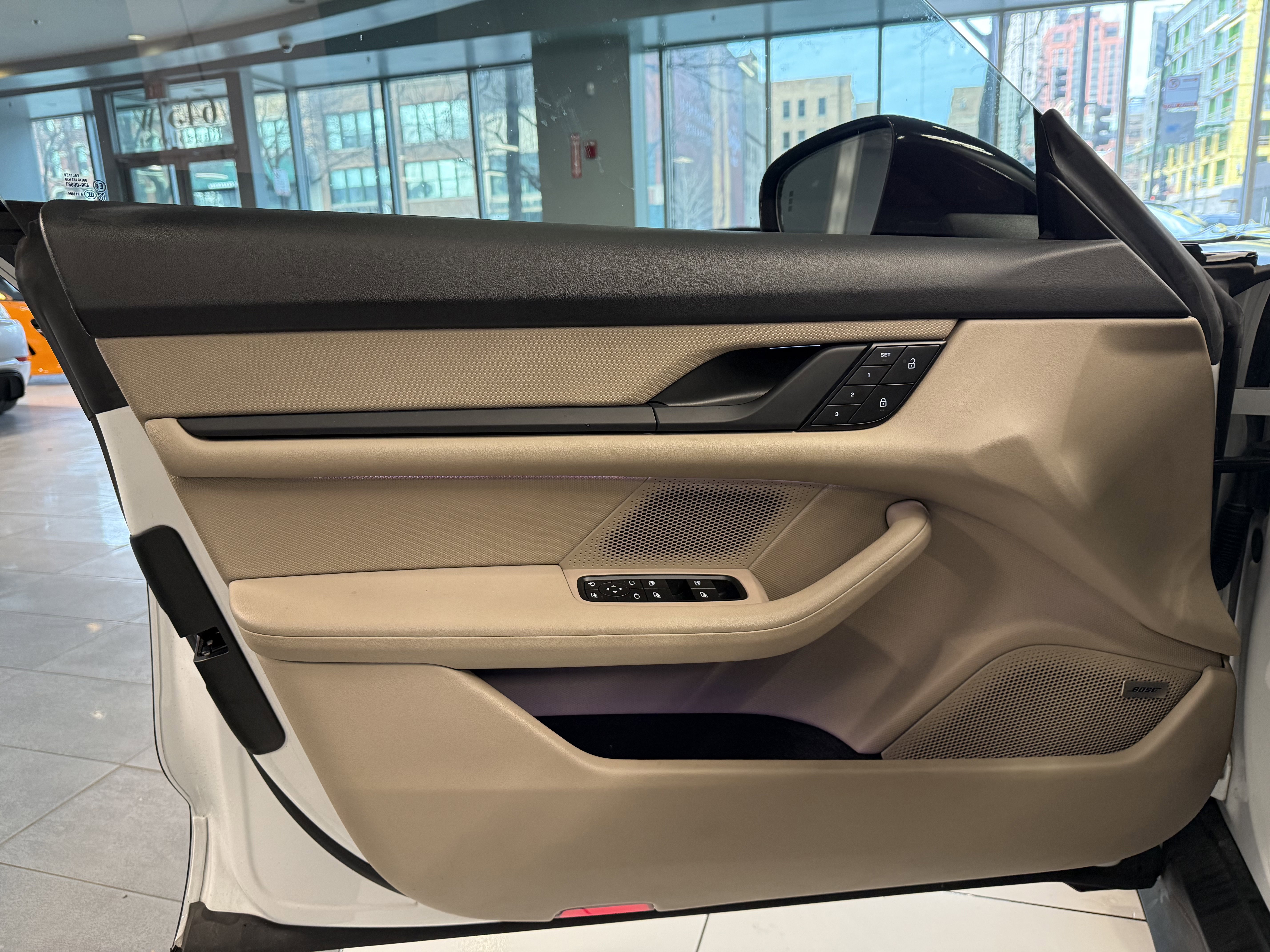 Used 2022 Porsche Taycan image 14