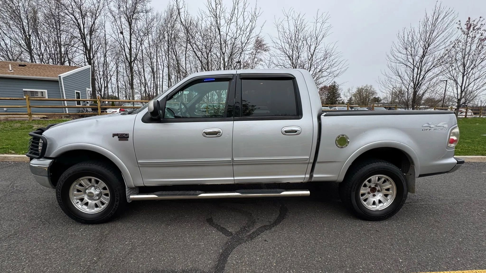 Used 2001 Ford F150 4x4 SuperCrew image 3
