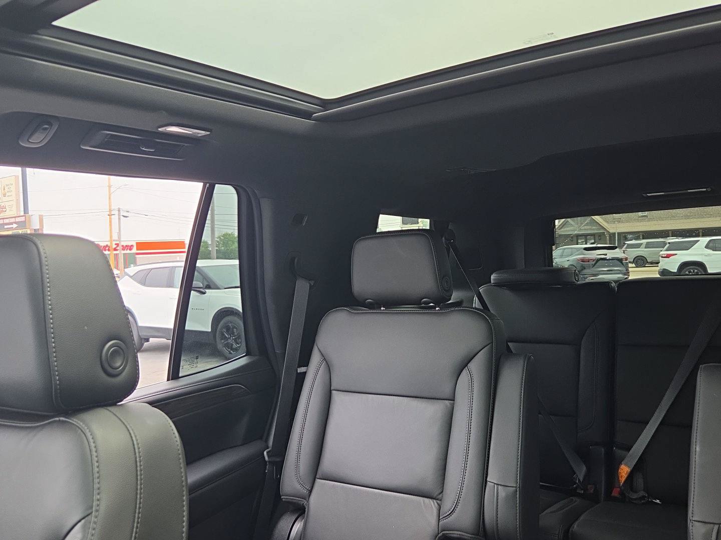 Used 2021 Chevrolet Tahoe LT w/ LT Signature Package AWD/4WD image 17