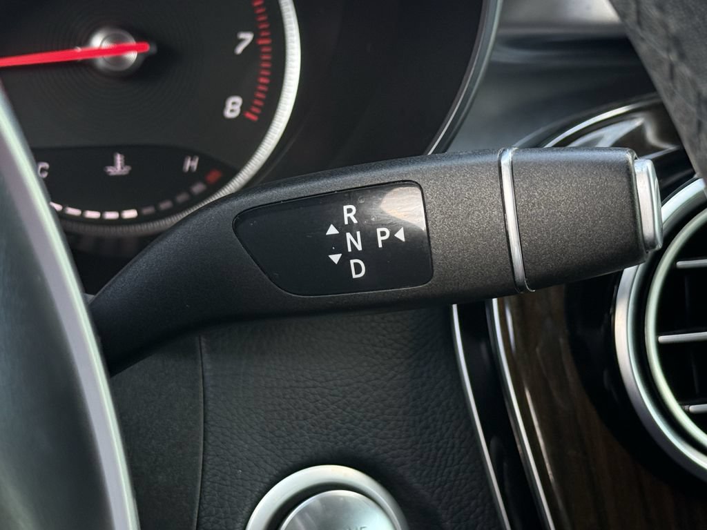 Used 2018 Mercedes-Benz GLC 300 4MATIC image 31