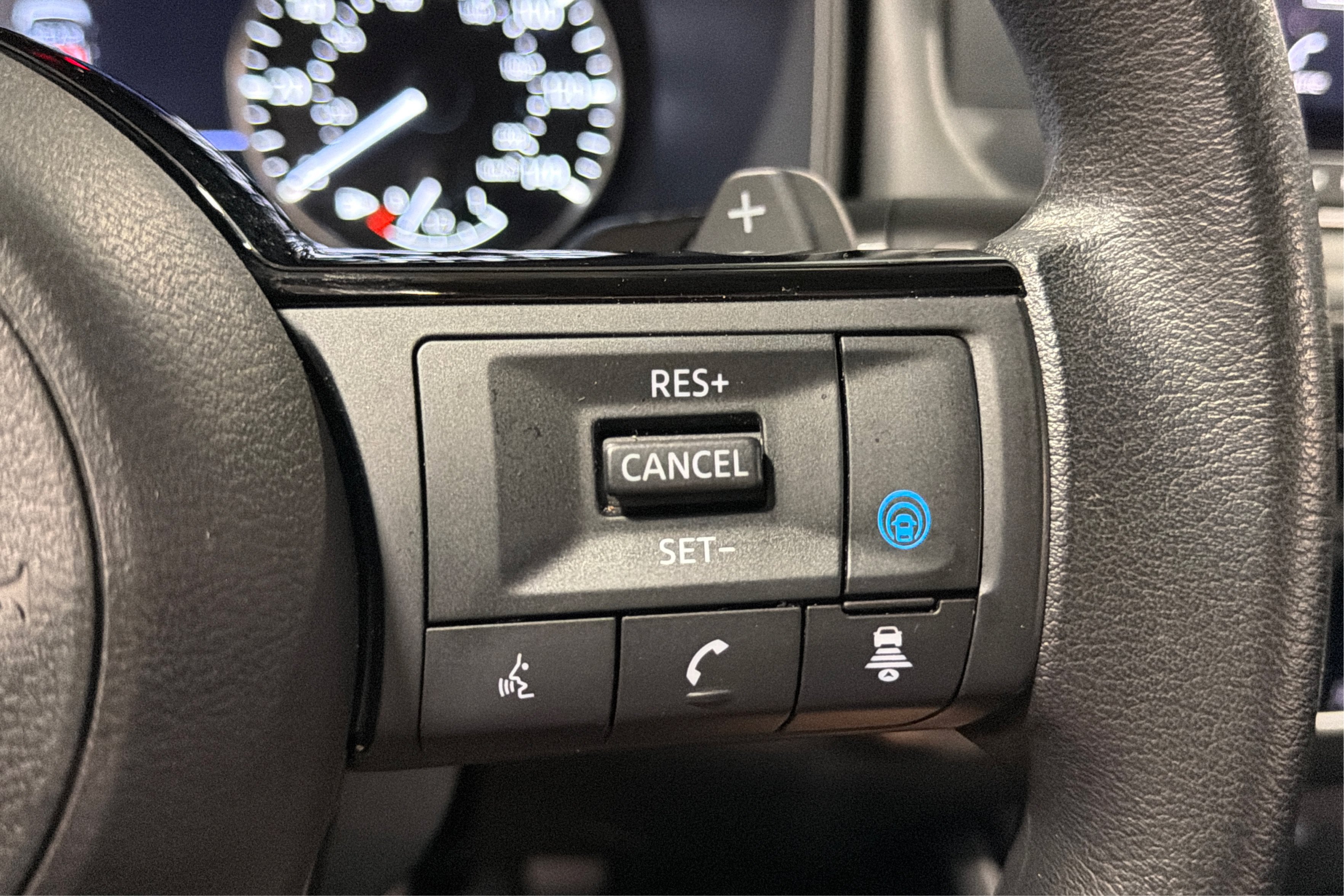 Used 2023 Nissan Rogue SV AWD/4WD image 23