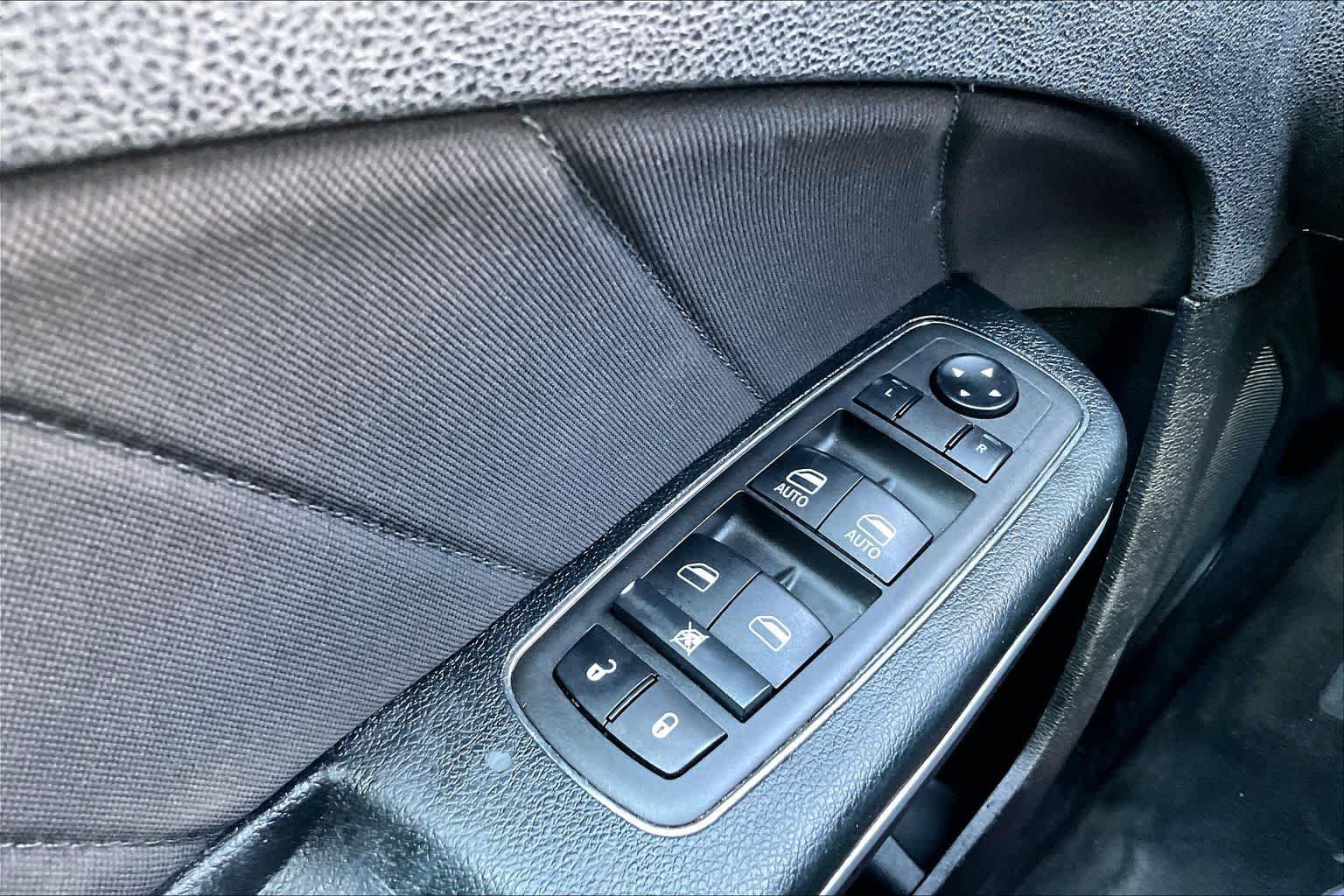Used 2022 Dodge Charger SXT RWD image 31