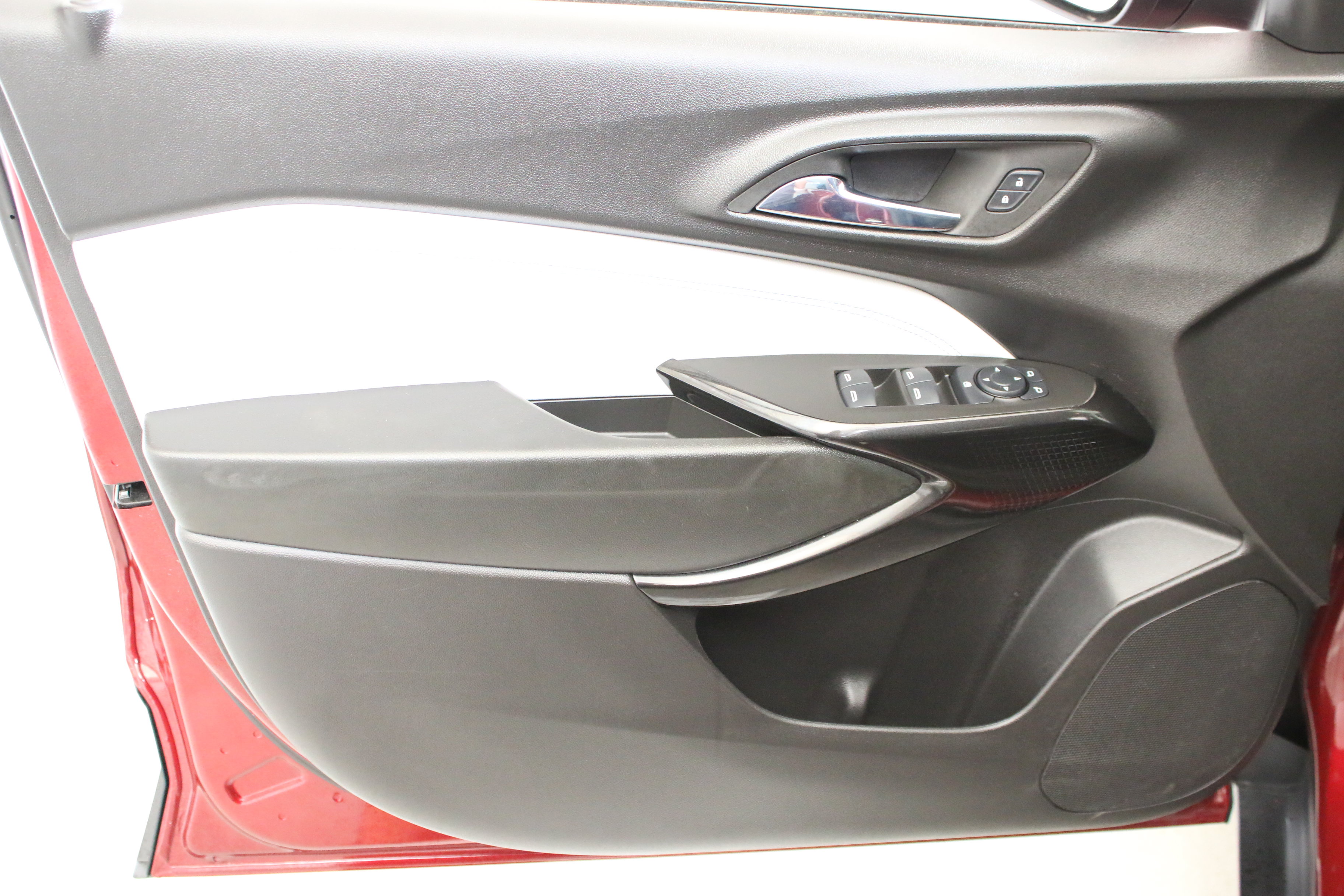 Certified 2024 Chevrolet Trax LT FWD image 23