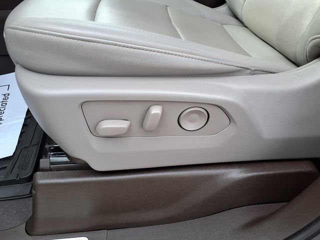 Used 2025 Chevrolet Silverado 3500 LTZ w/ LTZ Convenience Package image 67