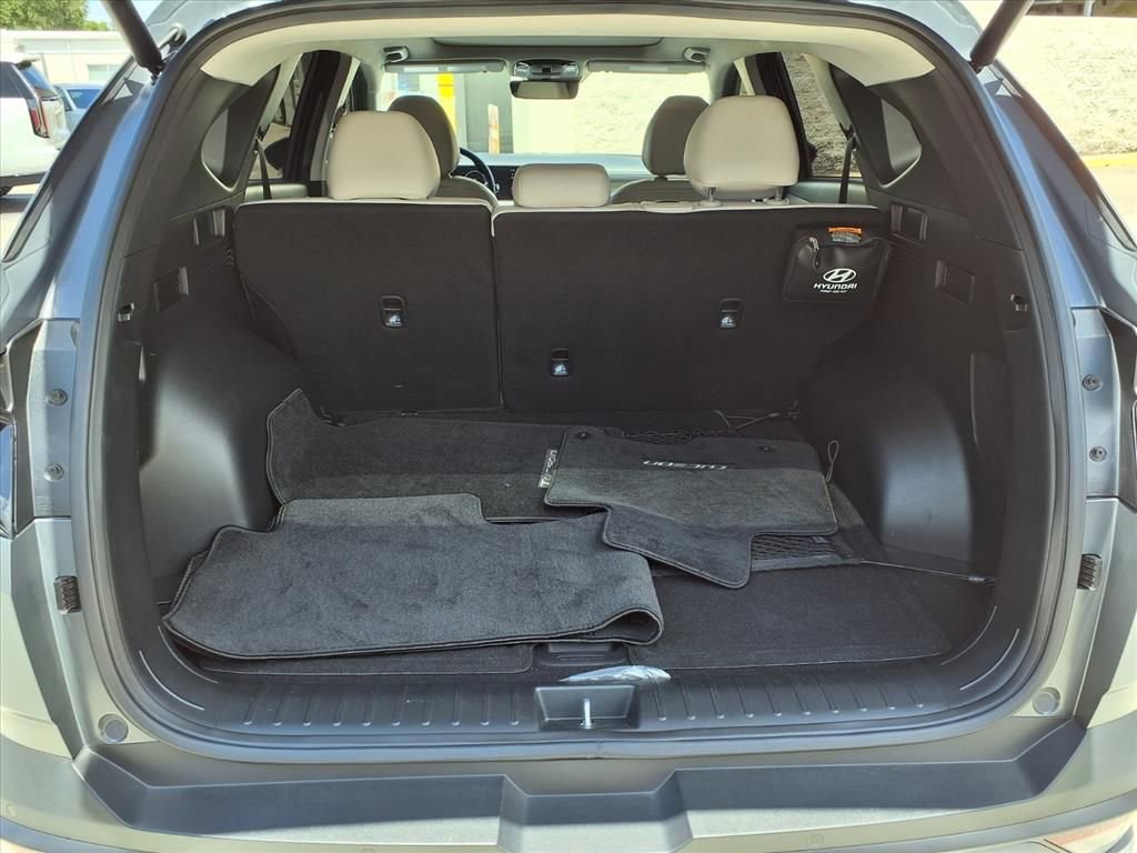 Used 2025 Hyundai Tucson Limited FWD image 15
