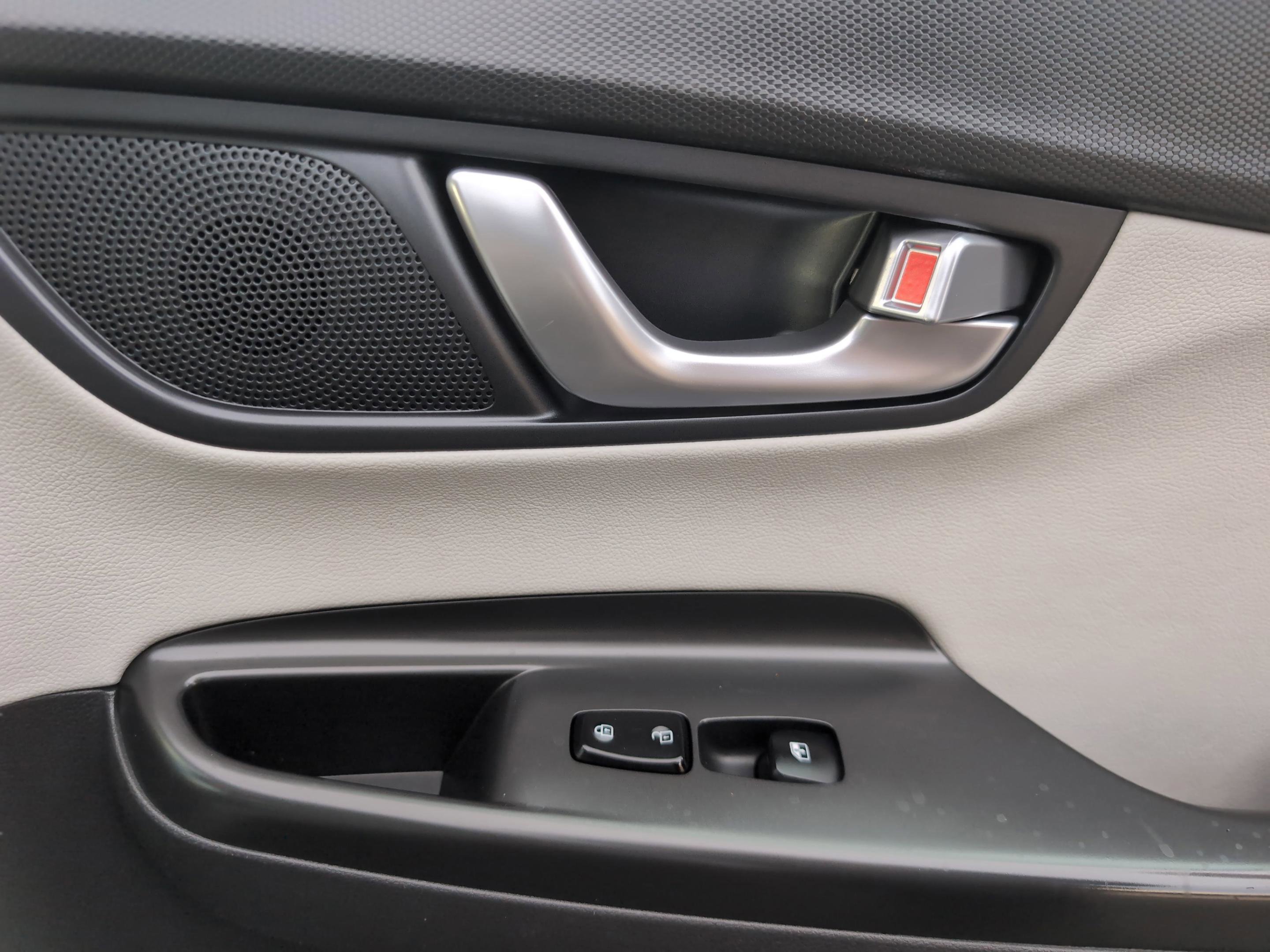 Used 2022 Hyundai Kona Limited image 21