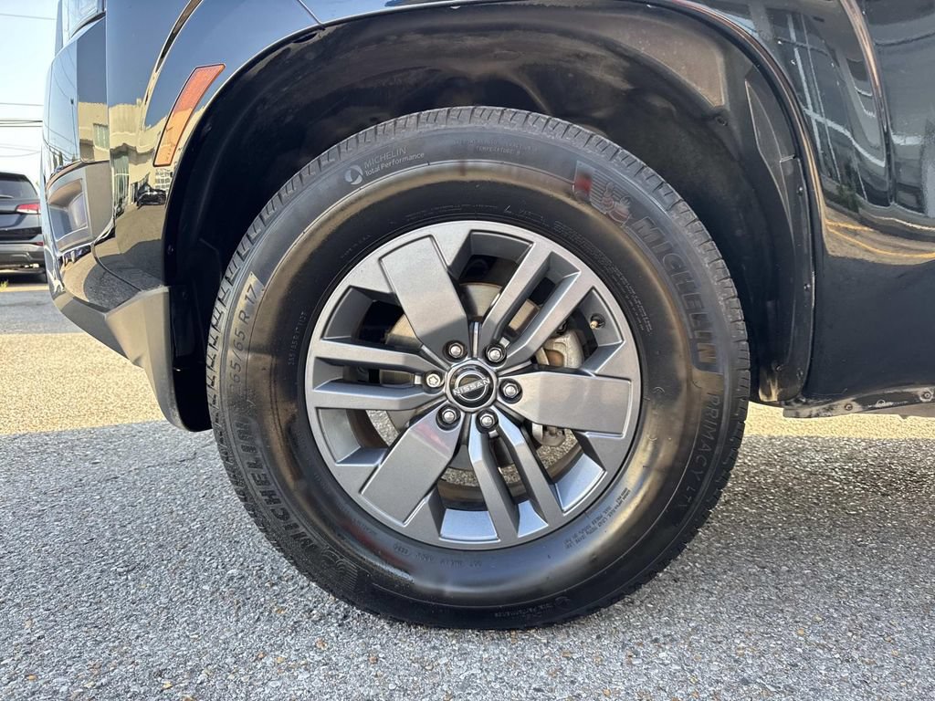 Used 2025 Nissan Frontier SV RWD image 5