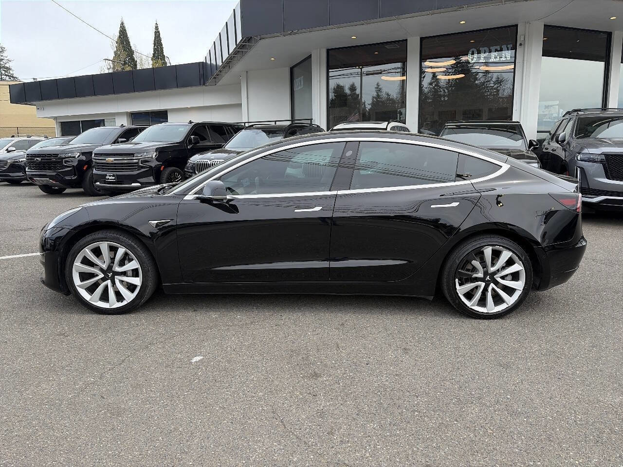 Used 2018 Tesla Model 3 Long Range RWD image 2