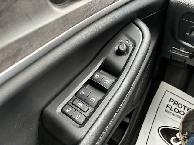 Used 2023 Jeep Grand Cherokee Limited w/ Black Appearance Package AWD/4WD image 26